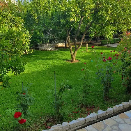 Daglas Summer House Apartman Nidrí
